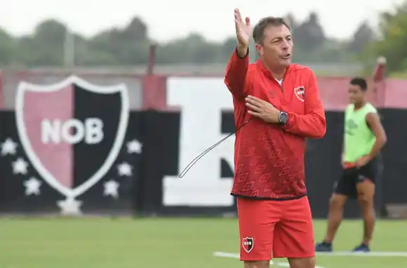 Kudelka tiene el 11 para recibir al Tomba: vuelve Gabrielli y entra Denis por el lesionado Pablo Pérez