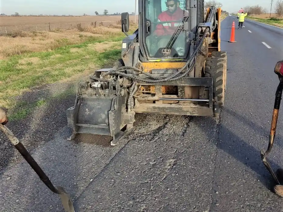 Compromiso de reparación de la cinta asfáltica para este jueves y viernes. Foto: Gentileza