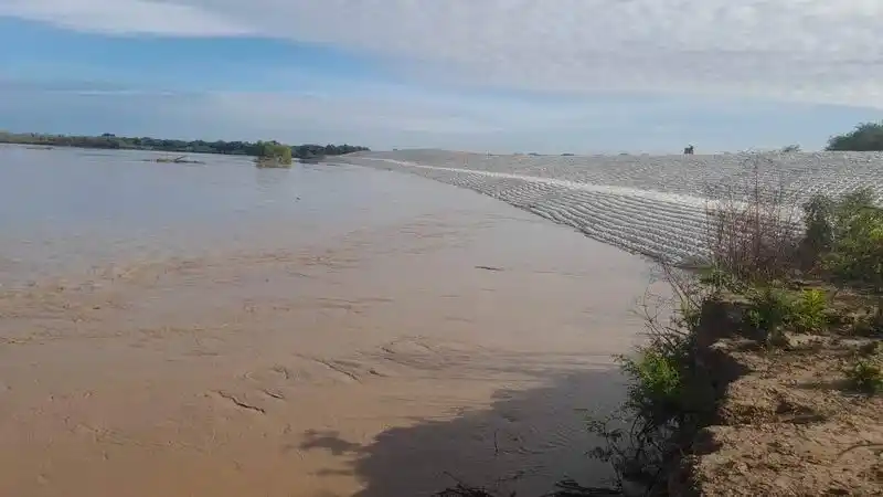 Crecida del Pilcomayo: El Gobierno provincial 
pone a punto las obras de protección y correderas