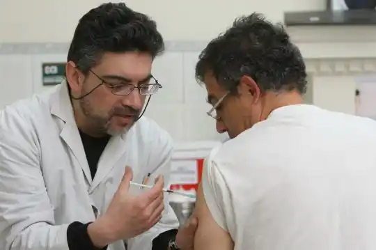 Rosario suma un nuevo centro para vacunarse contra la fiebre amarilla