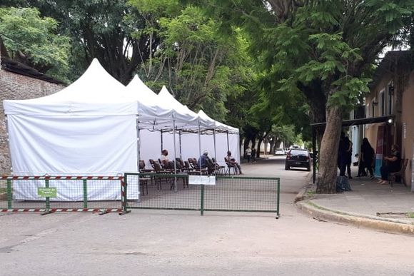 Vacunación contra el coronavirus: aplican 1200 dosis de Sputnik V en el Club de Jubilados