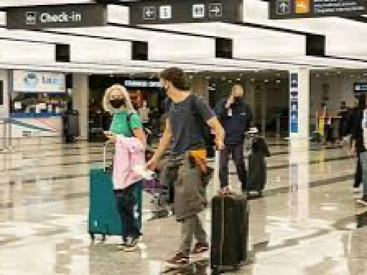 Los turistas extranjeros podrán vender hasta US$5.000 al tipo de cambio financiero