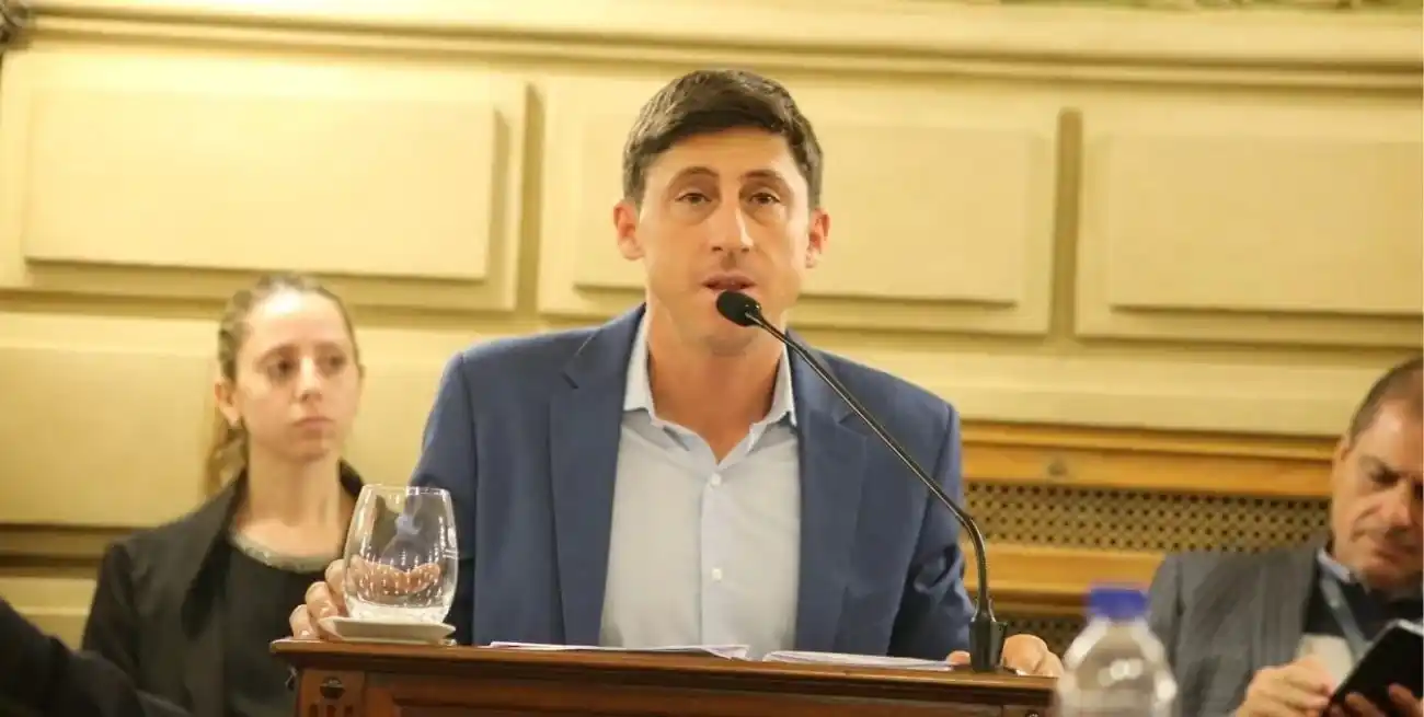 El representante por La Capital, Julio Francisco Garibaldi, preside la Comisión de Presupuesto del Senado.