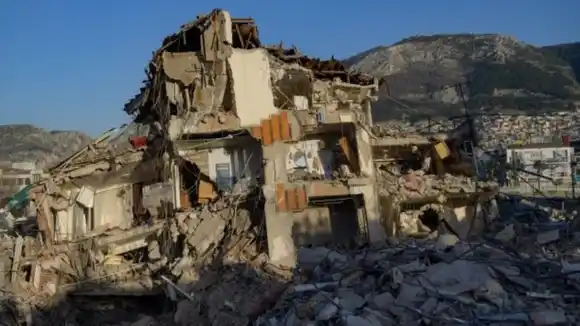 Cifra de muertos por terremoto en Turquía y Siria ascendió a 44.000