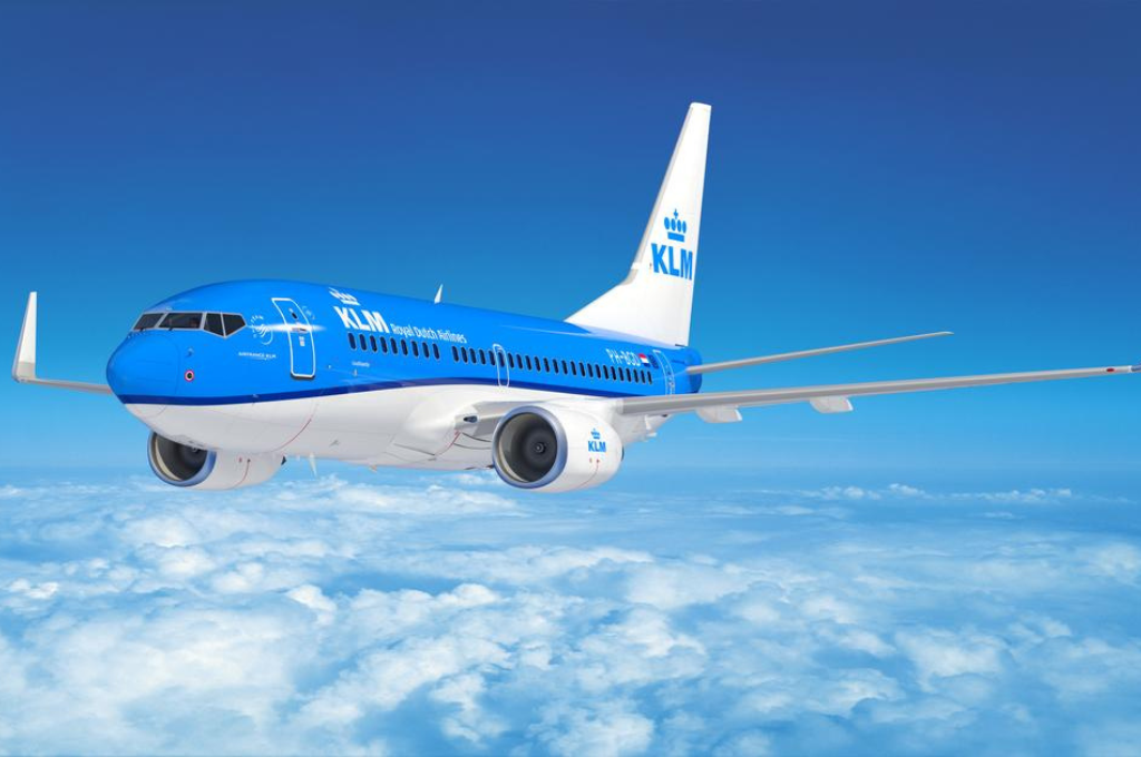 La avión de la empresa KLM que provenía de Ámsterdam y se dirigía hasta el Aeropuerto Internacional de Ezeiza.