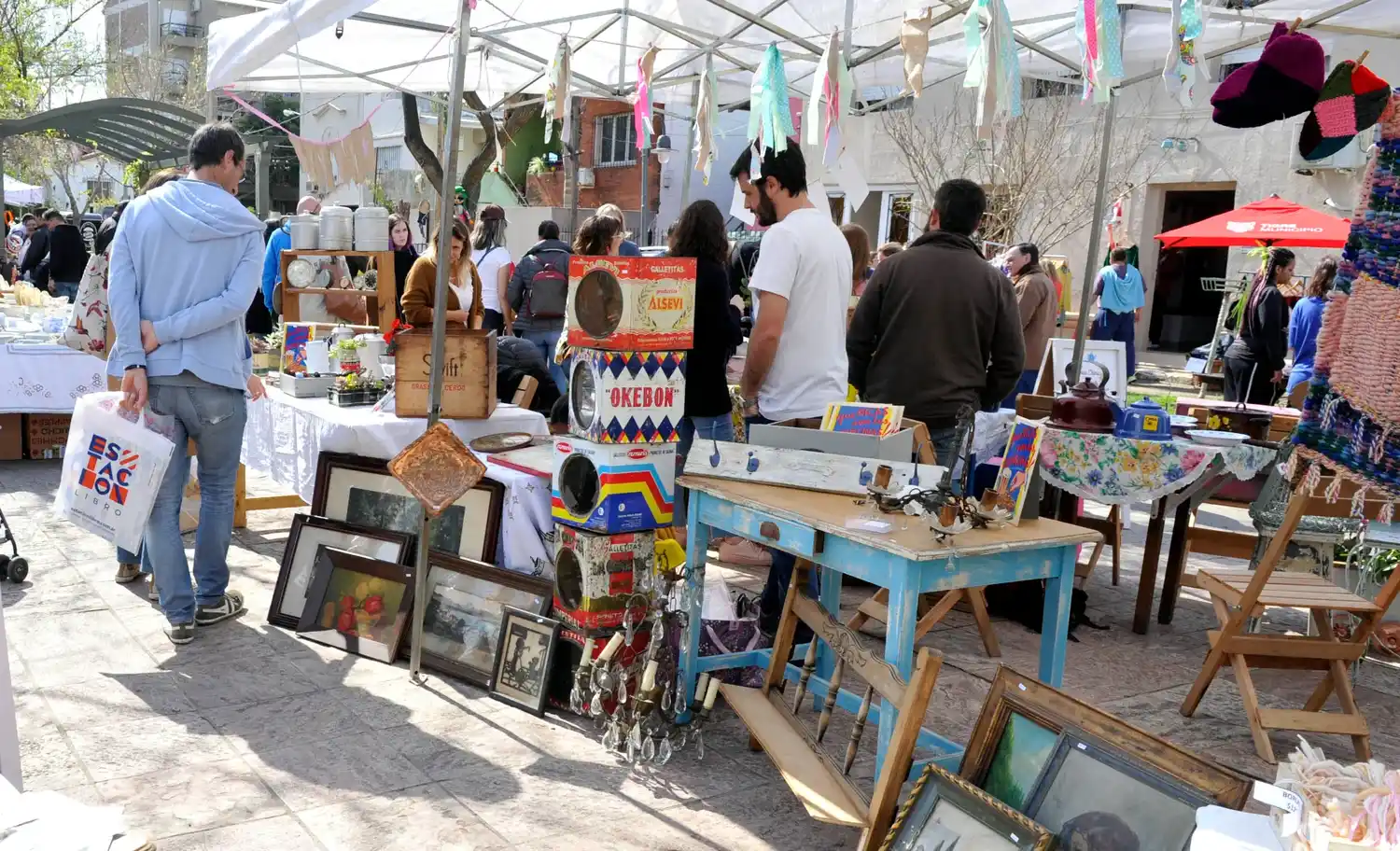 Como en otros lugares del país, la idea es conjugar feria de antigüedades con propuestas gastronómicas y espectáculos.