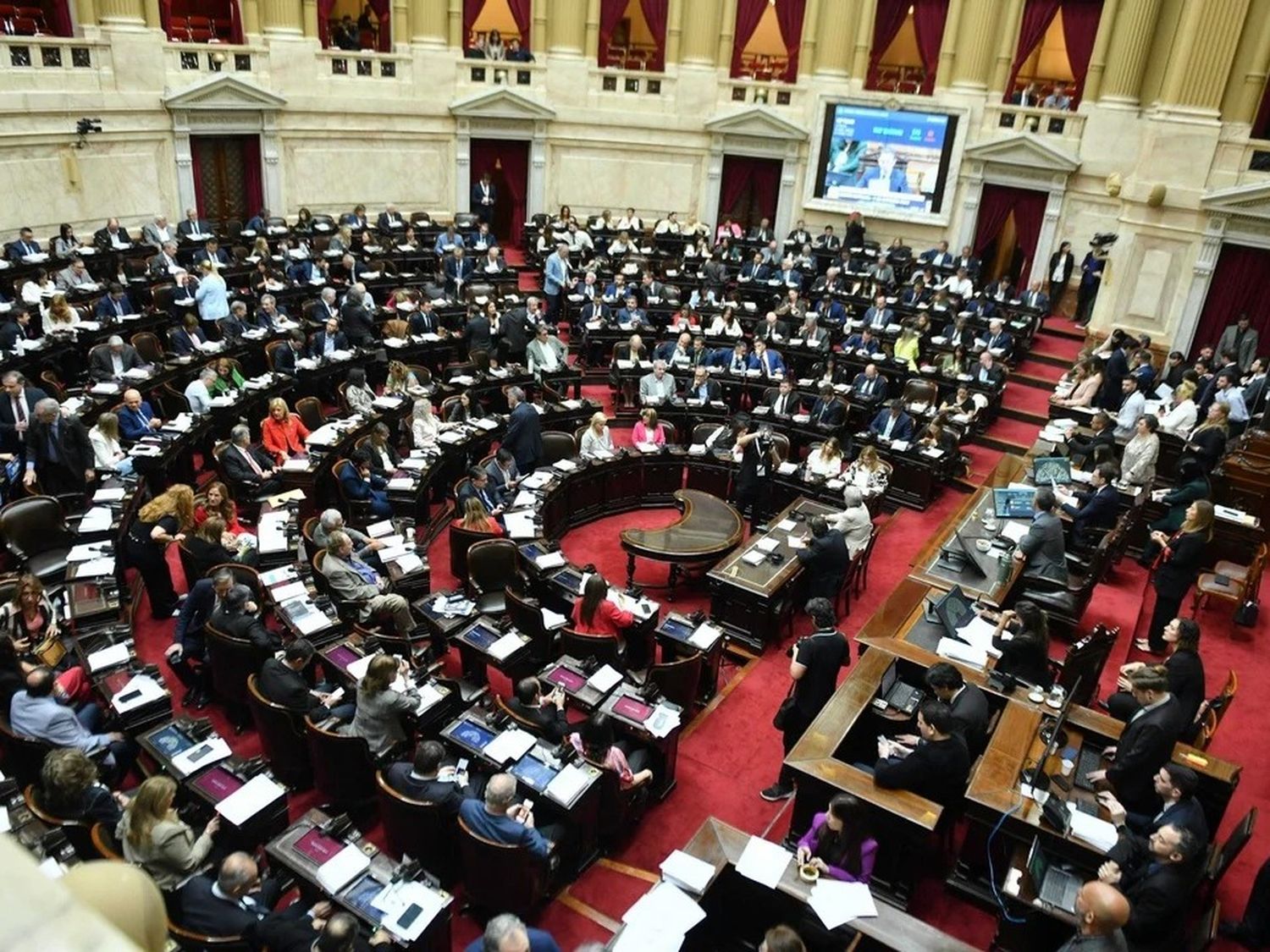 La Asamblea Legislativa mostrará una foto del enfrentamiento con el presidente Milei