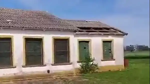 En la Escuela de Colegiales, donde concurre solo un alumno, se estudia cambiar todo el techo.