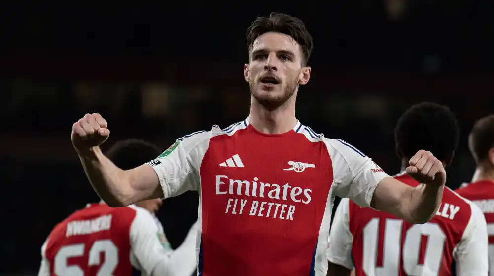 Rice reveló el consejo que le dio Bukayo Saka antes de anotar dos tiros libres contra el Real Madrid