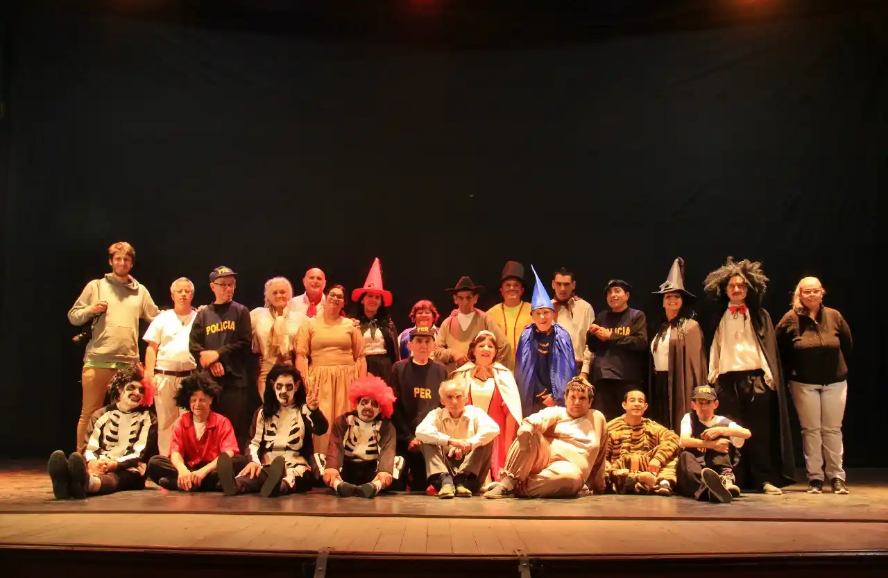 El grupo de teatro independiente presenta la docuficción “Los Príncipes. La película”