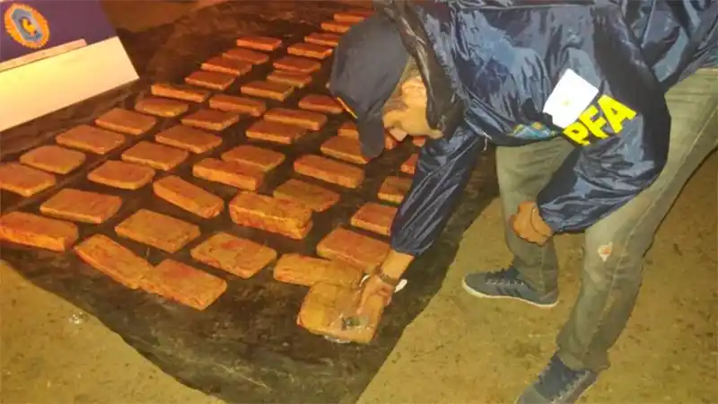 Incautaron 72 panes de marihuana tras operativos en Concordia