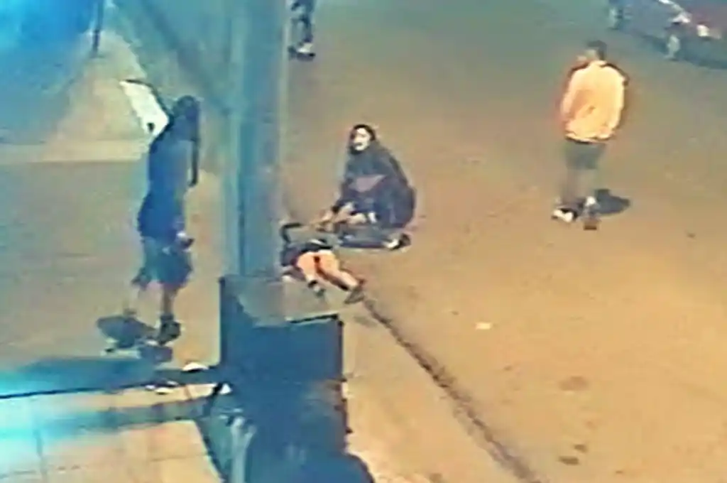 La joven desmayada fue trasladada de urgencia al hospital Regional