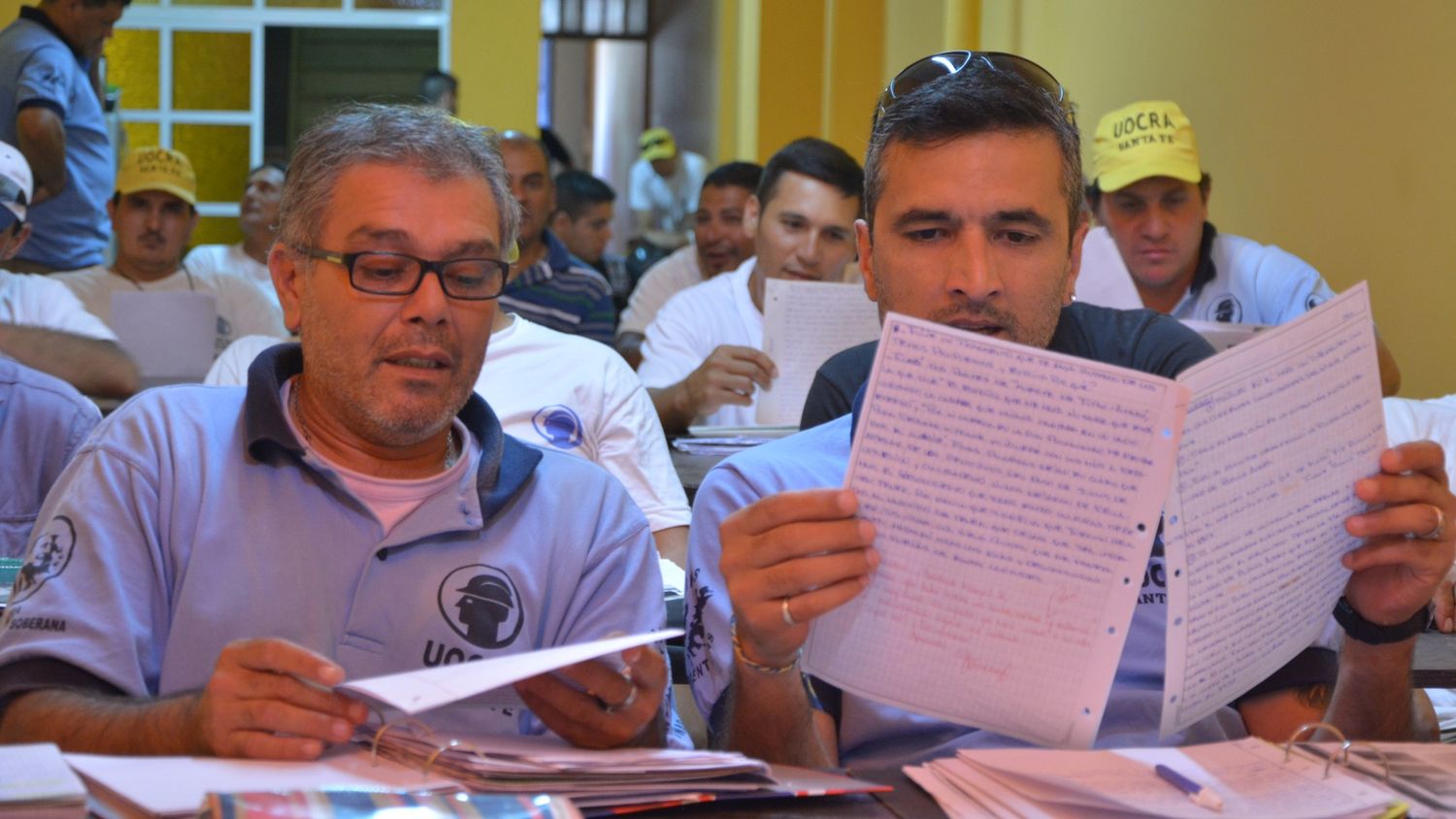 Suspenden a 105 trabajadores de la UOCRA