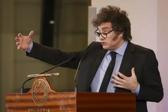 Por tercer mes seguido, subió la confianza en el gobierno de Milei