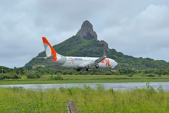 Un Boeing 737 MAX aterriza por primera vez en Fernando de Noronha