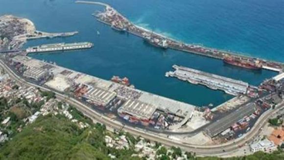 ¡NO SE MUEVE! Denuncian que puerto de La Guaira está inactivo