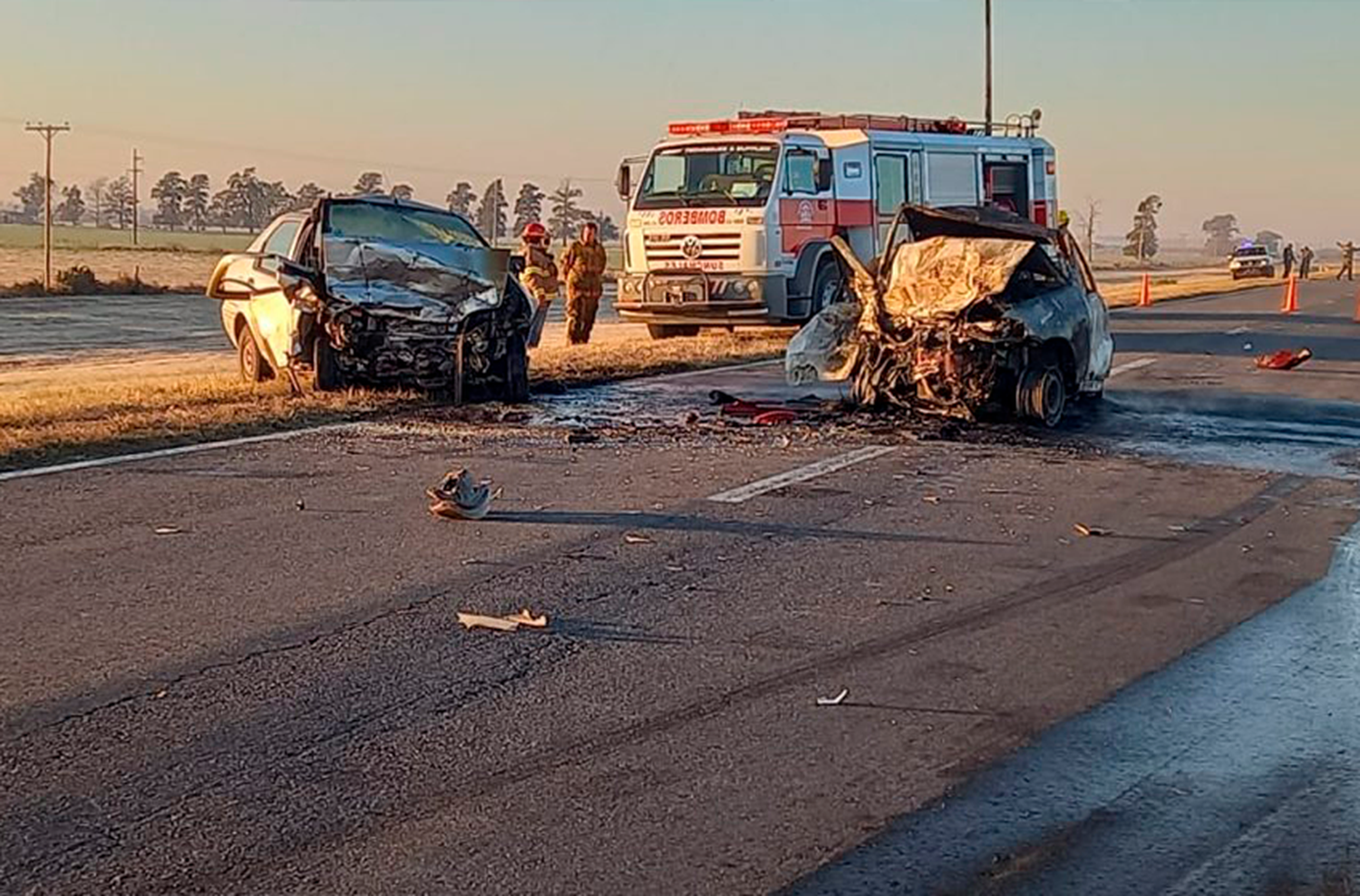 Choque frontal fatal a la altura de una localidad santafesina dejó como saldo cinco personas fallecidas