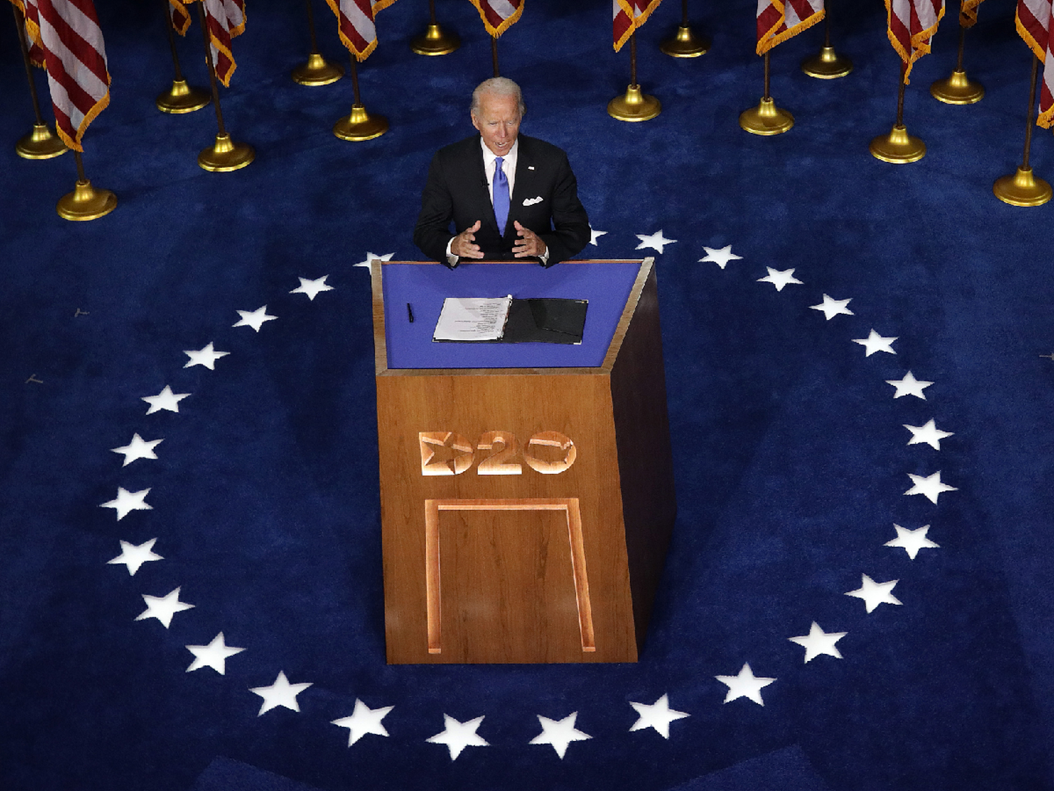Biden advirtió que EEUU "vive una tormenta perfecta", pero alertó que "no vendrá un milagro"