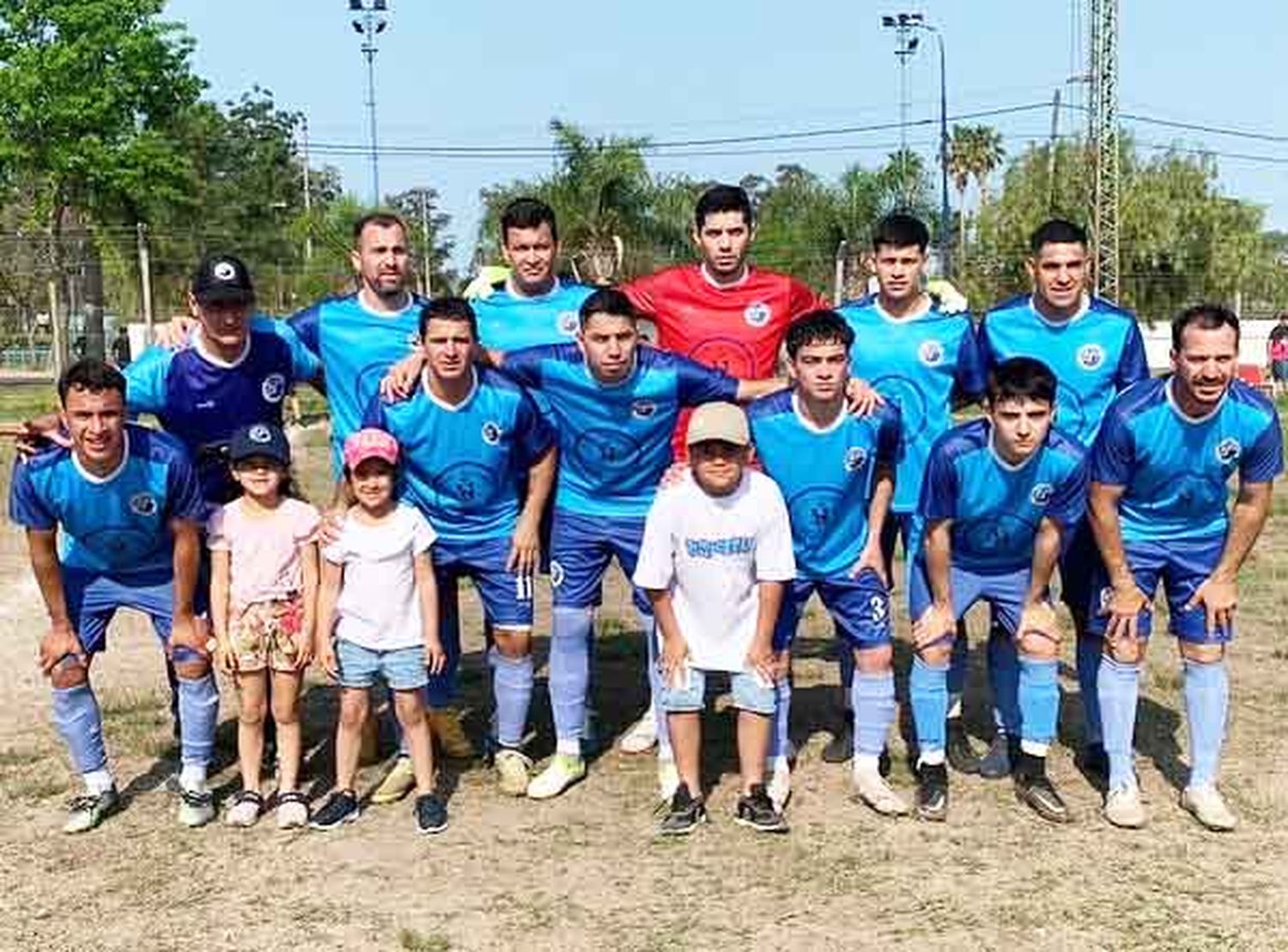 Fútbol: El Olimpo y Salto Grande buscan el último pasaje al Petit Torneo