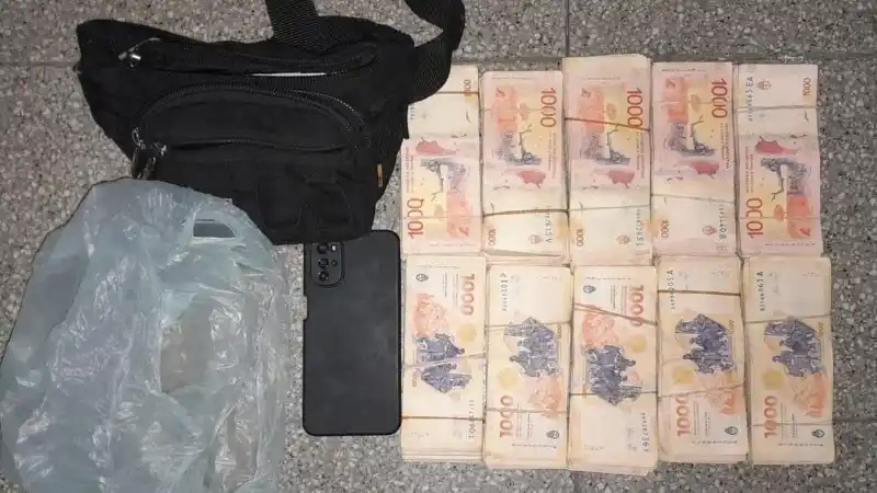 Delincuentes armados robaron un botín millonario en una salidera en zona norte.