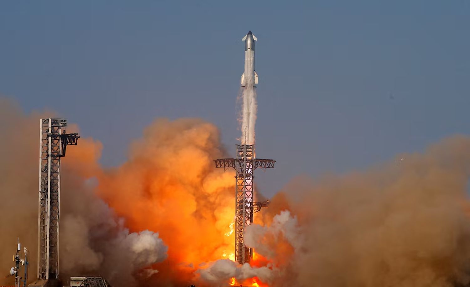 Un cohete de SpaceX explotó durante una prueba de encendido: no se reportaron heridos