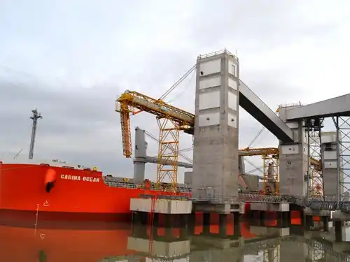 Doce sindicatos paralizan el puerto de Bahía Blanca