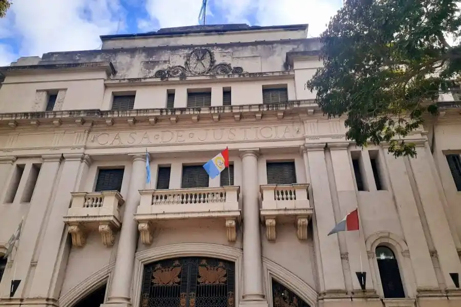 Una médica maltrató a una anciana en un hogar: fue condenada por no brindarle la atención necesaria