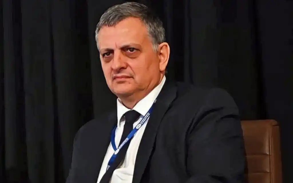 A la espera de la decisión de Petronas, YPF creó una empresa enfocada en el GNL