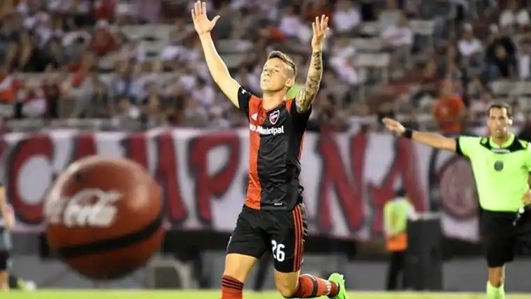 Colón hizo una nueva oferta por Fértoli