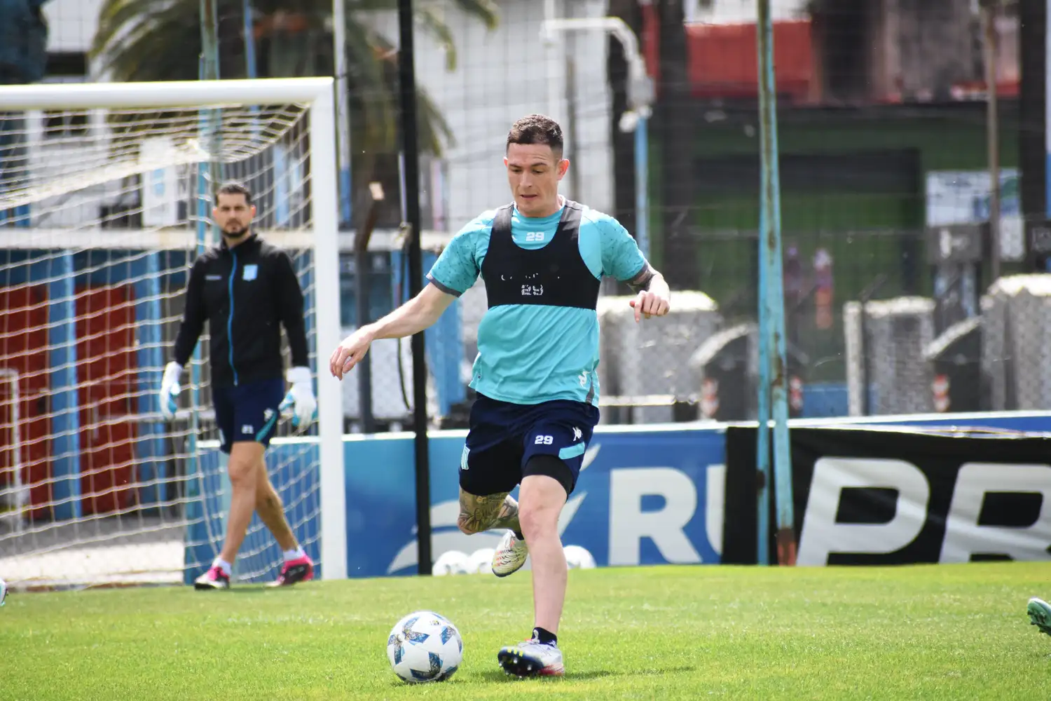 Racing visita a Defensa y Justicia