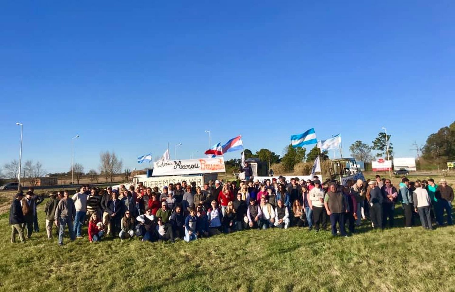 Productores se concentraron en defensa de la República