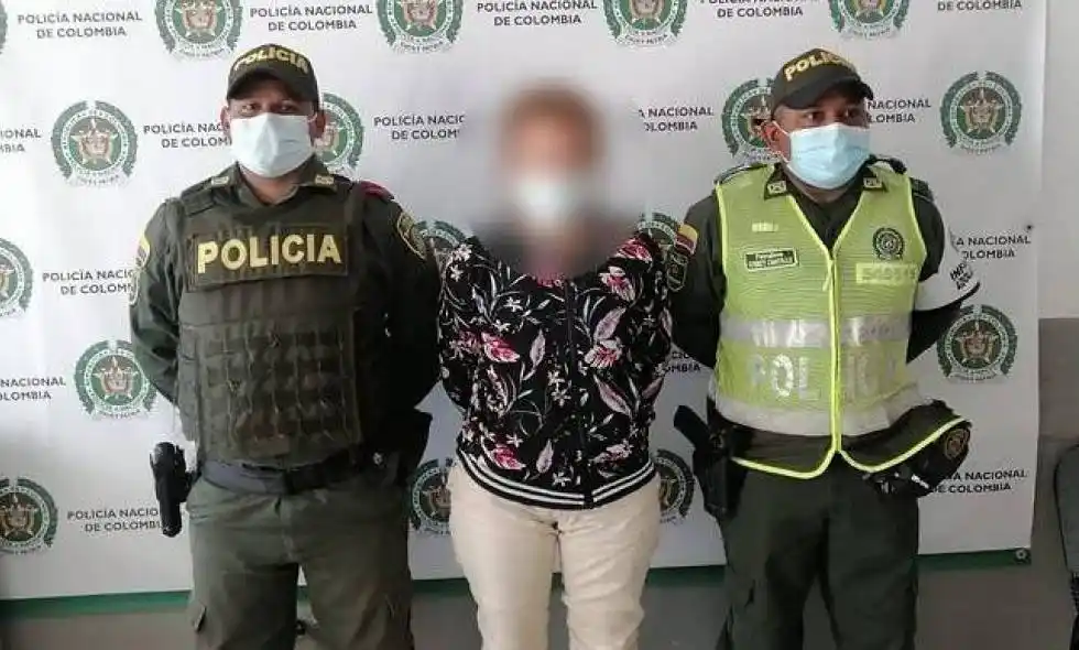 ¡PORQUE EL MARIDO LA DEJÓ! En Colombia detienen una venezolana por intentar asfixiar a su hijo