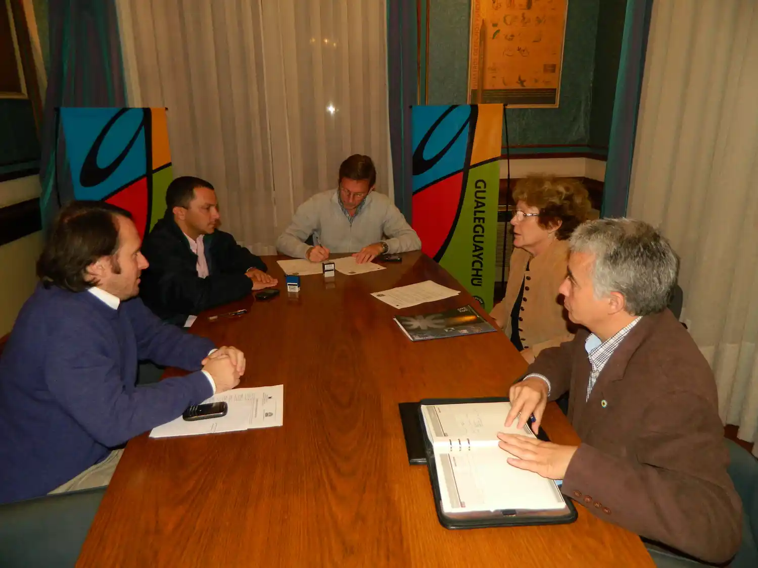 Firman un convenio para la capacitación de trabajadores