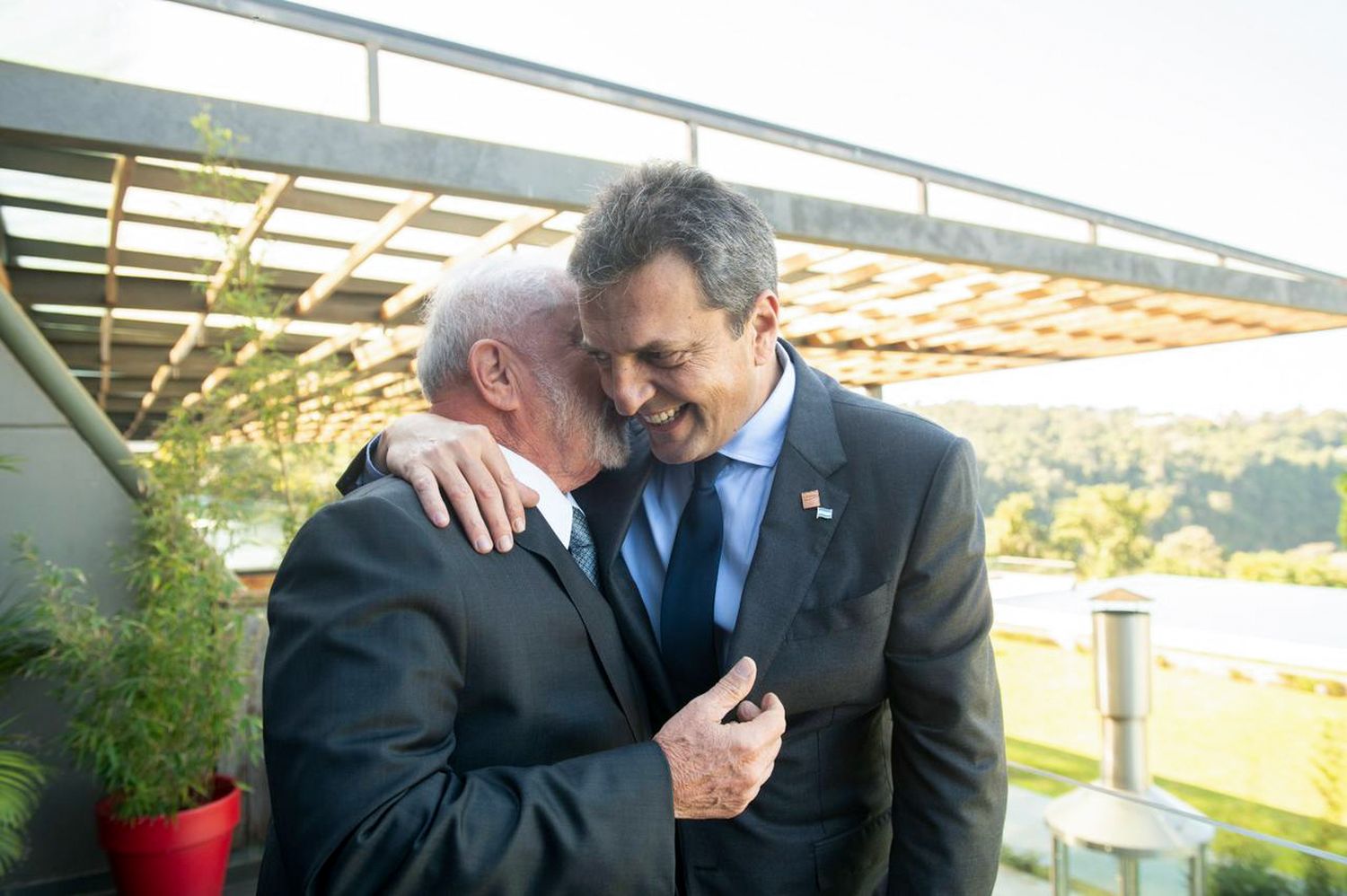 El ministro de Economía, Sergio Massa, dialogó amigablemente con el presidente de Brasil, Inacio Lula da Silva.