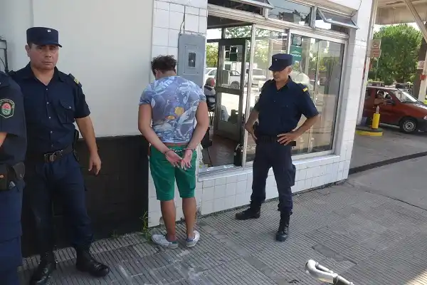 Noche de domingo y madrugada de lunes con varios detenidos   