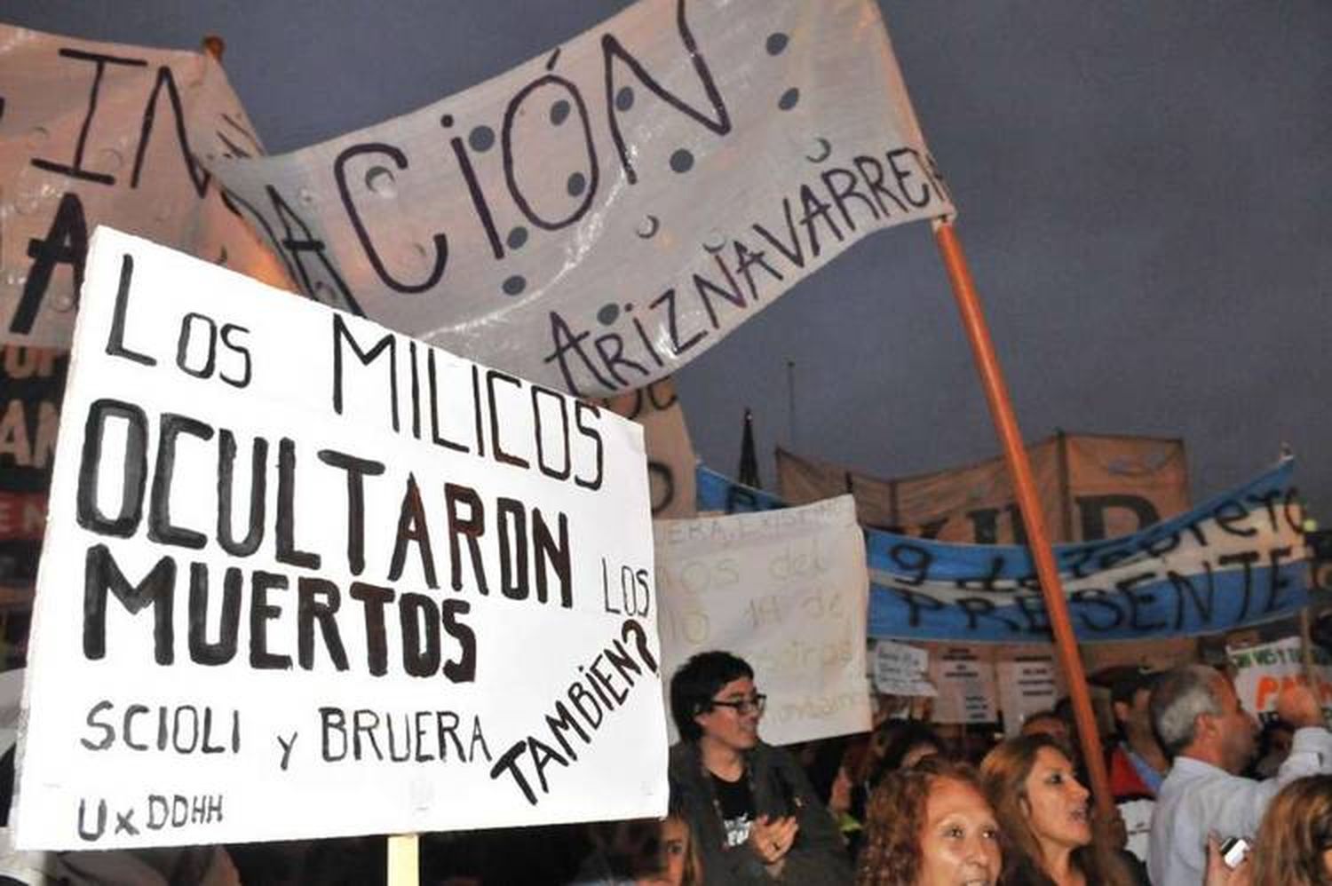 La Plata: Familiares de víctimas de la inundación marchan contra el aumentos de tasas