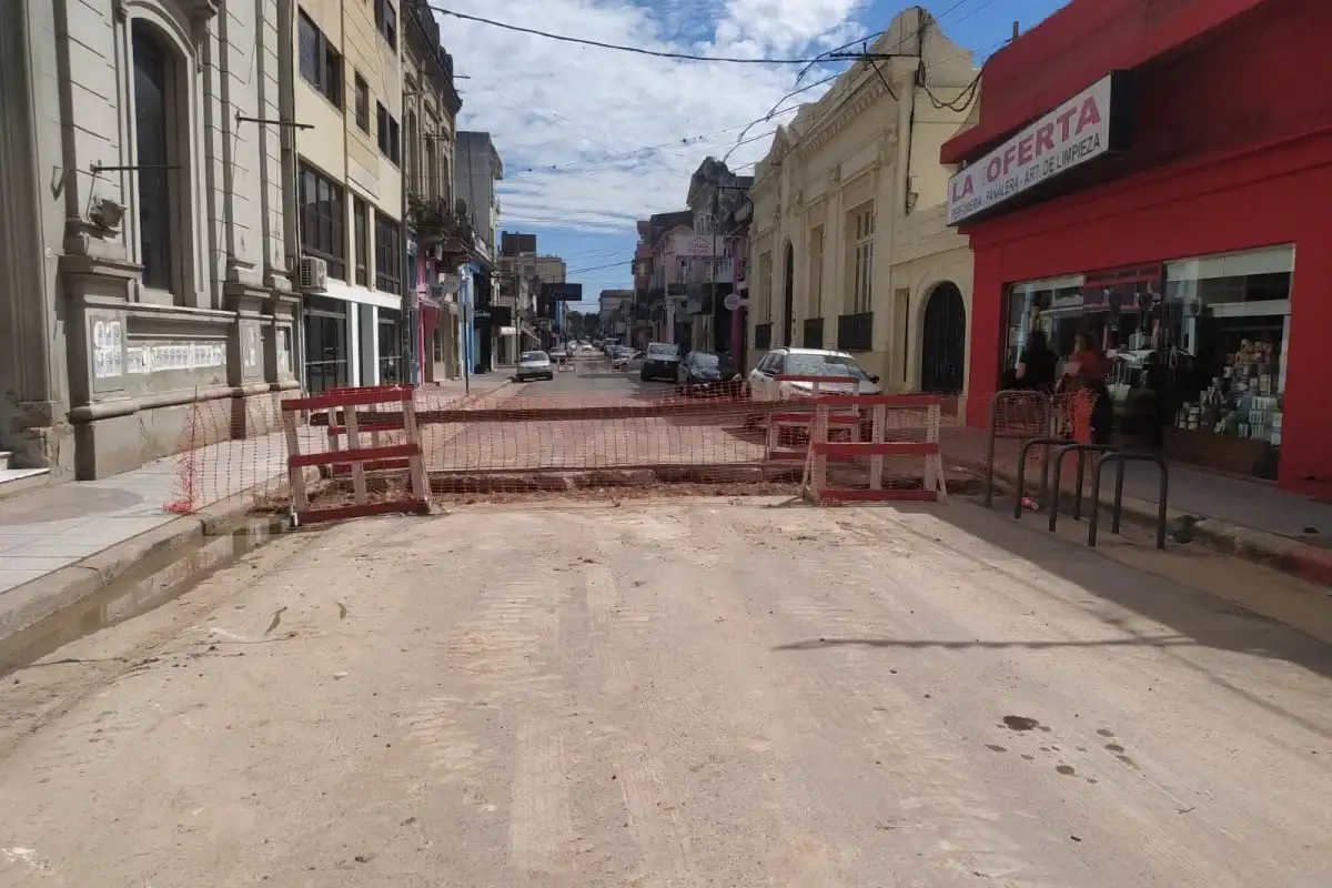 Calle cortada: 25 de Mayo entre Montevideo y Perón estará cerrada al tráfico vehicular hasta la semana que viene