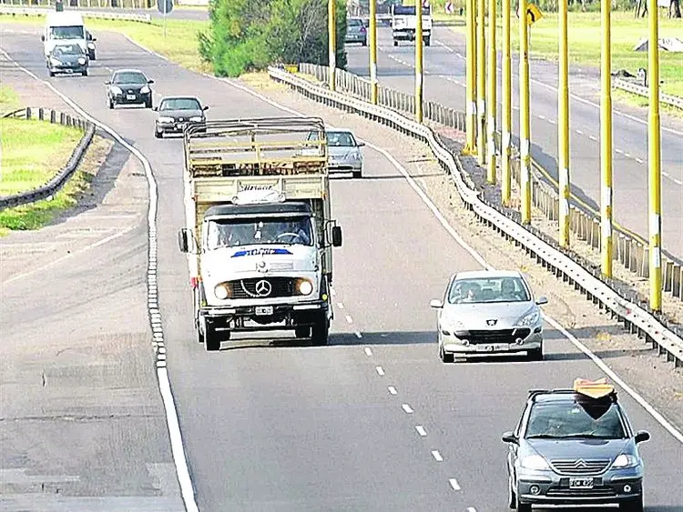 Fin de semana largo: Más de 7700 vehículos en Ruta 2