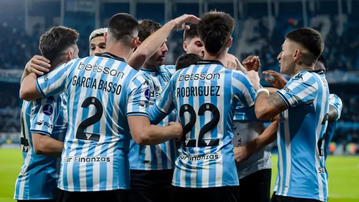 Rosarino hincha de Racing cuenta desde Paraguay detalles de la previa de la final de la Copa Sudamericana