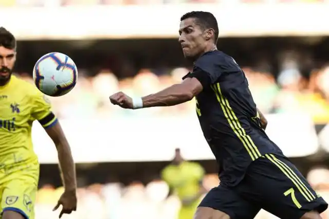 Debutó Cristiano y Juventus venció al Chievo Verona en un partidazo