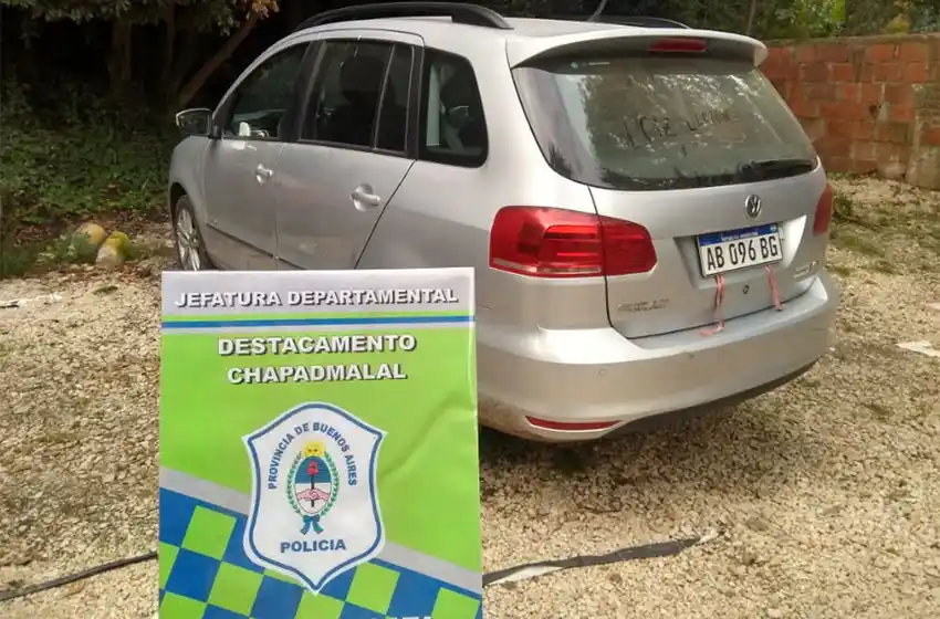 Violaron la cuarentena dos veces en un día y les secuestraron el auto
