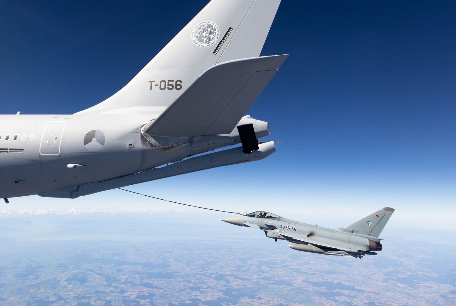 Spain and Germany seek to automate in-flight refueling by probe-and-drogue system