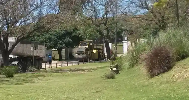 Obras en la Costanera: Comenzaron con la repavimentación desde la bajada de Rómulo Naón