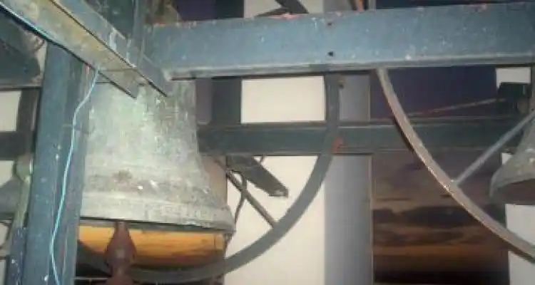 Las campanas de la iglesia