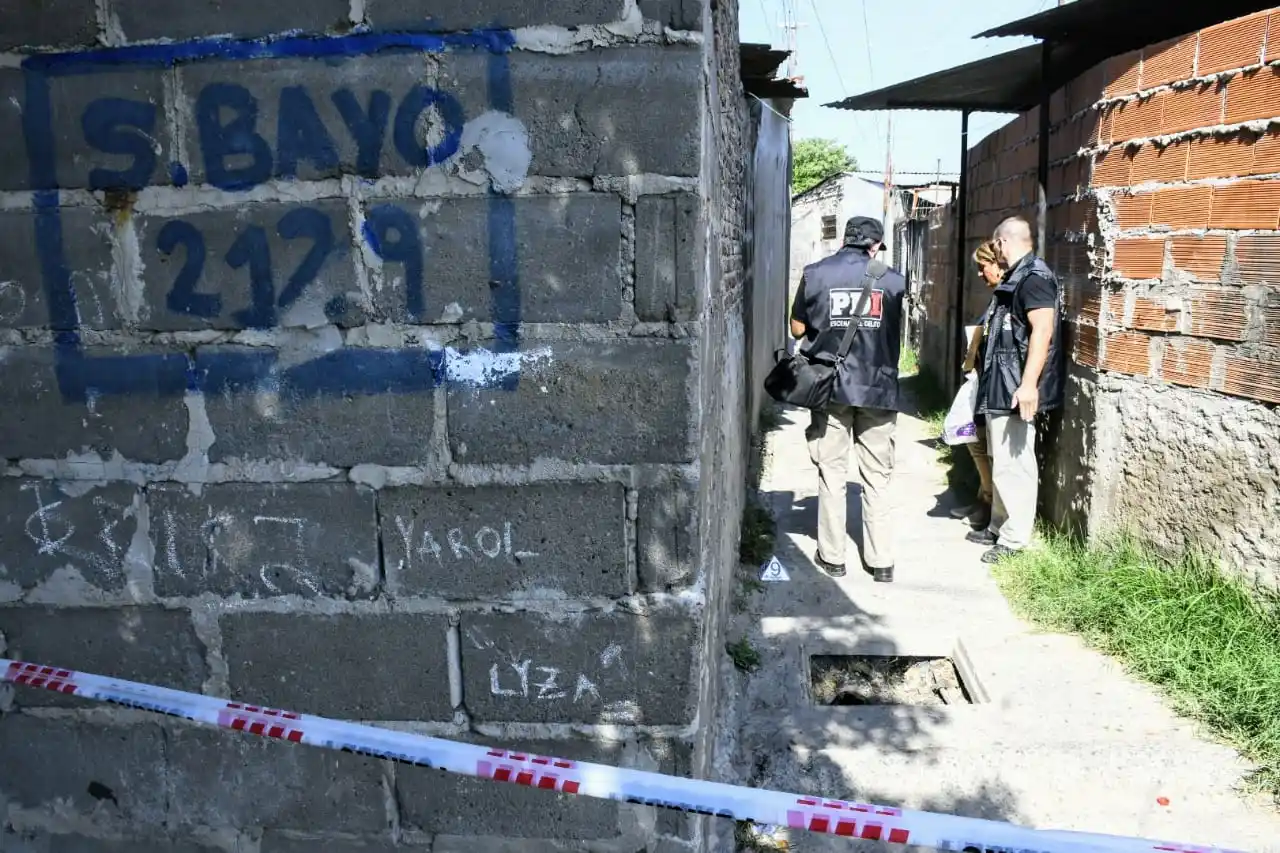 Rosario: un hombre de 45 años fue asesinado en su casa
