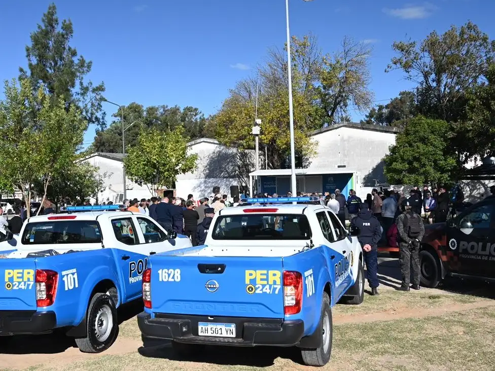 policia frigerio barrio 348 - 2
