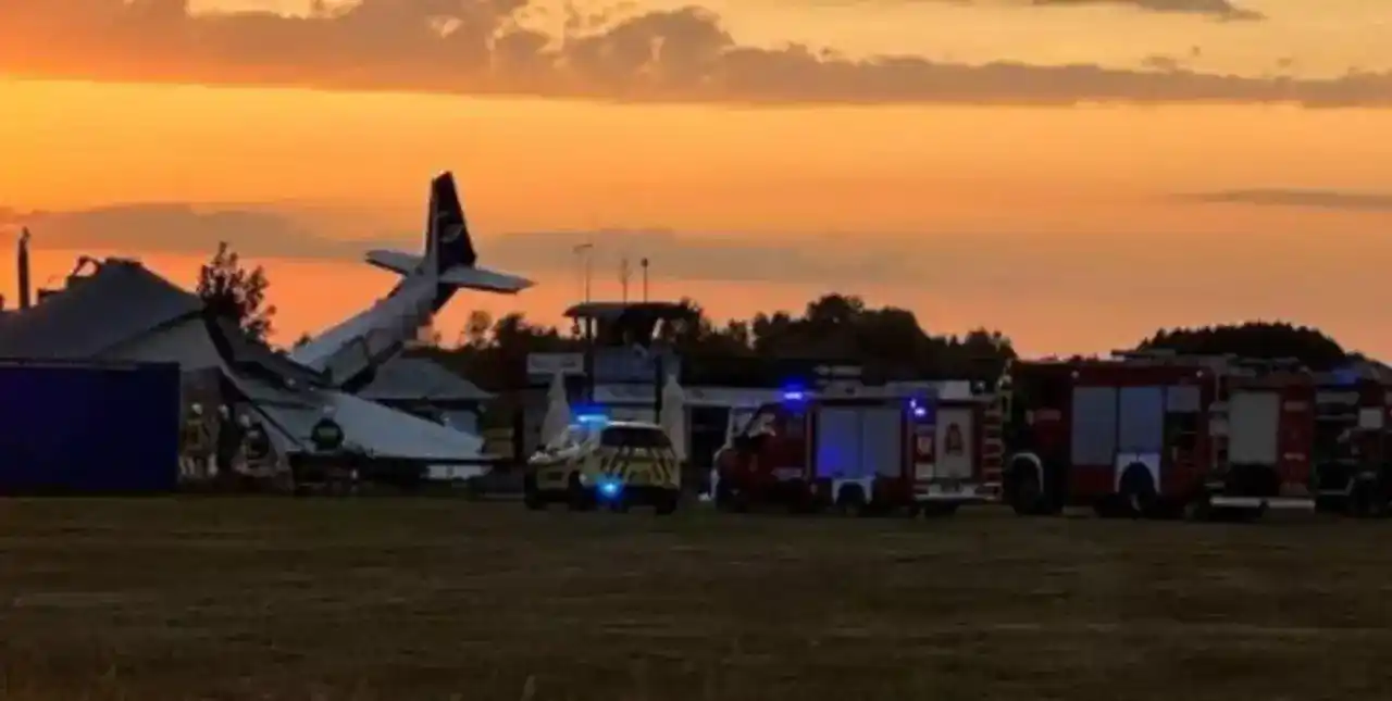 Polonia: muertos y heridos tras estrellarse una avioneta contra un hangar