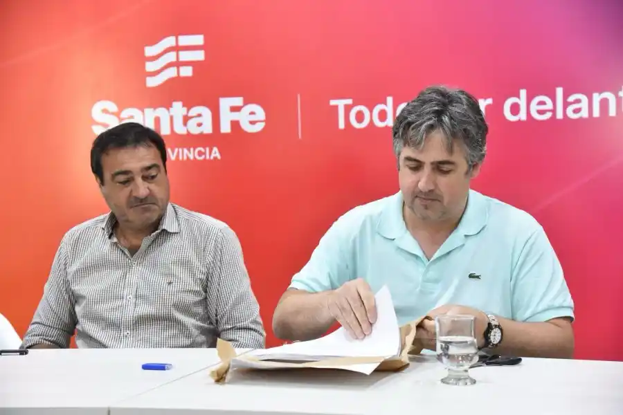 El acto de apertura de sobres se concretó en la sede de Gobierno de Rosario y fue encabezada por el ministro de Justicia y Seguridad, Pablo Cococcioni