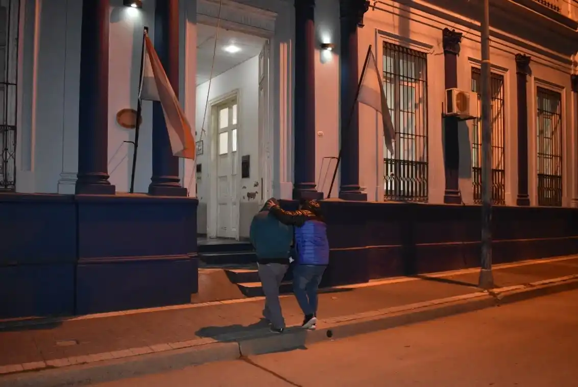 Detienen a delincuentes que golpearon y ataron a pareja de octogenarios para robarles