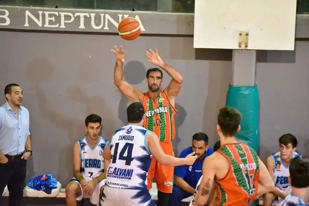 Neptunia recibe al puntero La Unión en el choque saliente del inicio de la fecha